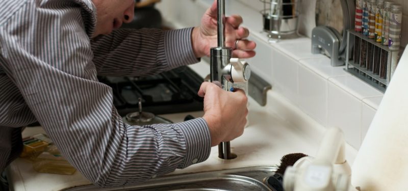 Dicas na hora de contratar uma desentupidora