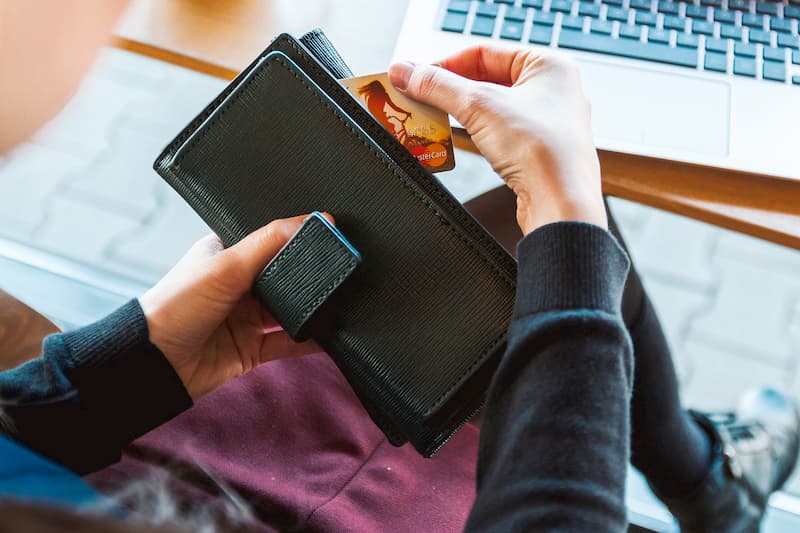 Saiba quais seguros e planos podem ser feitos através do seu cartão Riachuelo
