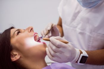Inovações na saúde: conheça o tratamento odontológico feito por ozonioterapia