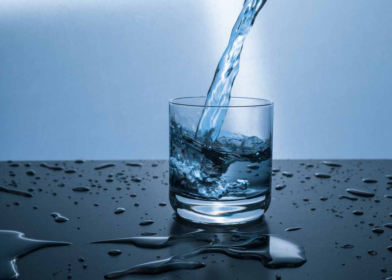 A água filtrada e a água mineral são potáveis